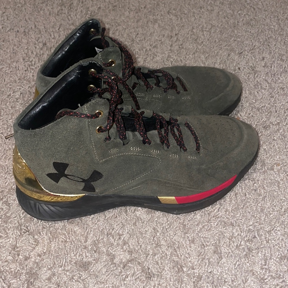 Under Armour Curry 1 Lux Mid Suede size 10